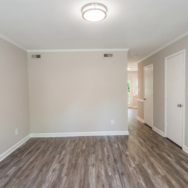 Sala de estar - Courtyard Townhomes