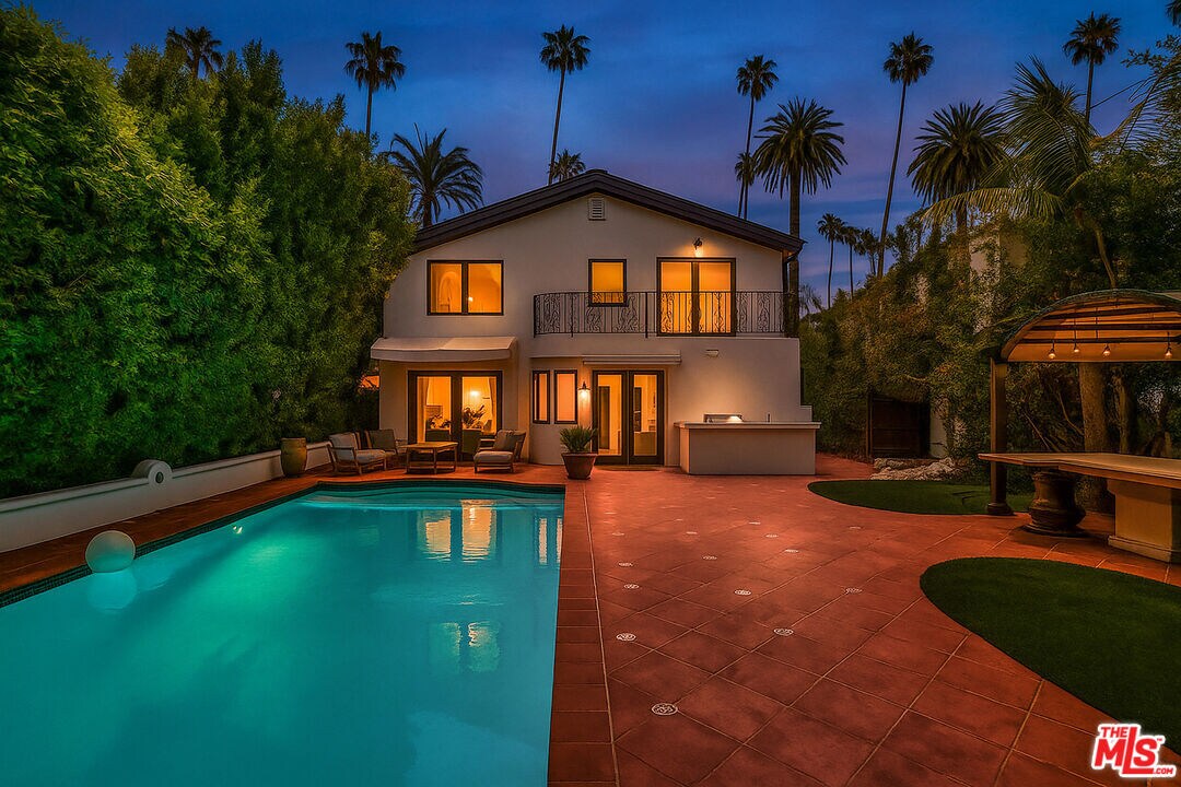 Foto principal - 209 N Doheny Dr