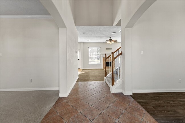 Building Photo - 11130 Fairway Dr