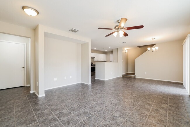 Foto del edificio - 2716 N Saramano Ln