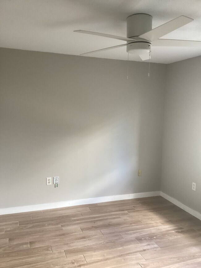 Building Photo - UCF