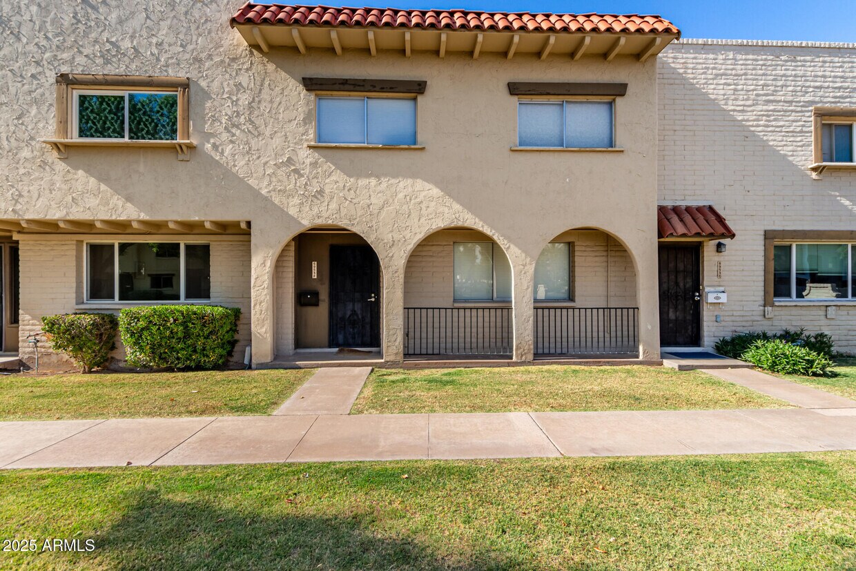 Foto principal - 6953 E Osborn Rd