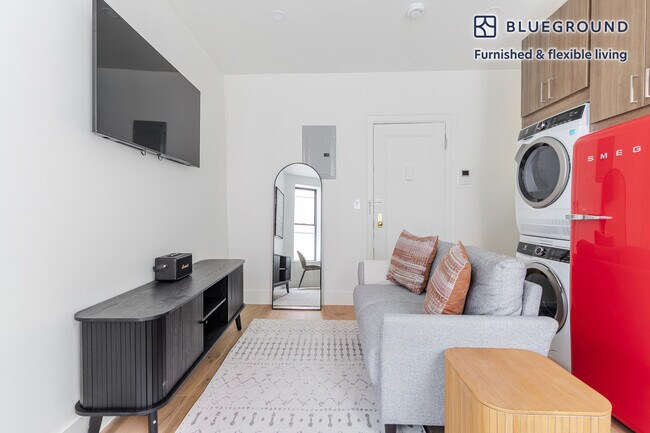 Foto del edificio - 82 Washington Pl