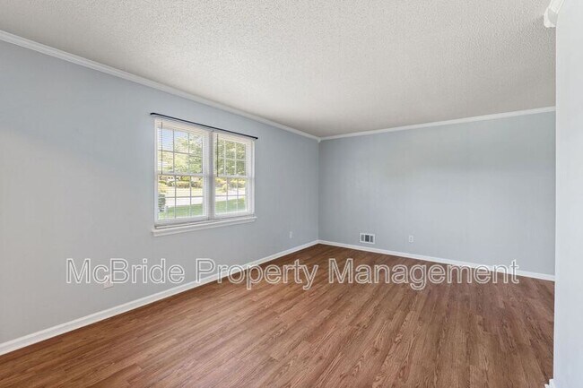Foto del edificio - 293 Twin Pines Dr