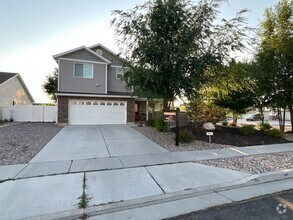 Building Photo - 157 N Keogh Ln