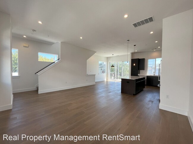 Building Photo - 3 br, 3.5 bath House - 505 Tillery Street, #4