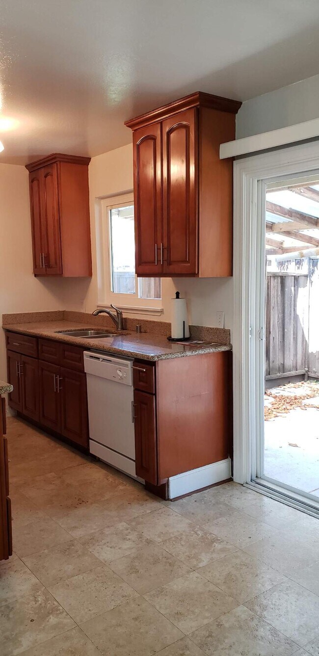 Foto del edificio - 513 Piazza Dr