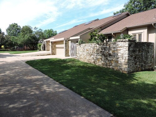 Building Photo - 12510 Wornall Rd