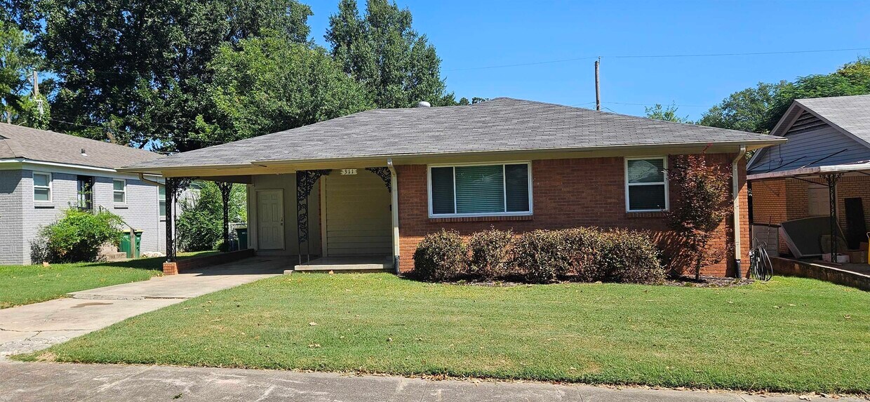 Primary Photo - 311 W I Ave