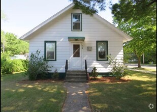 Building Photo - 704 Gilbert St