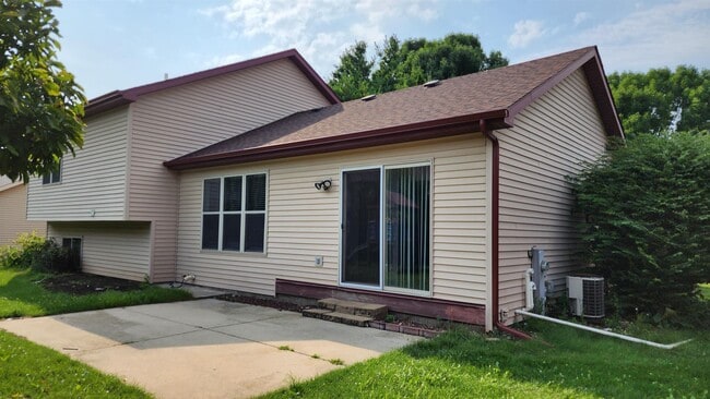 Foto del edificio - 5153 Oak Valley Dr