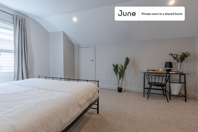 Building Photo - Room in Shared 5 bed/3 bath home