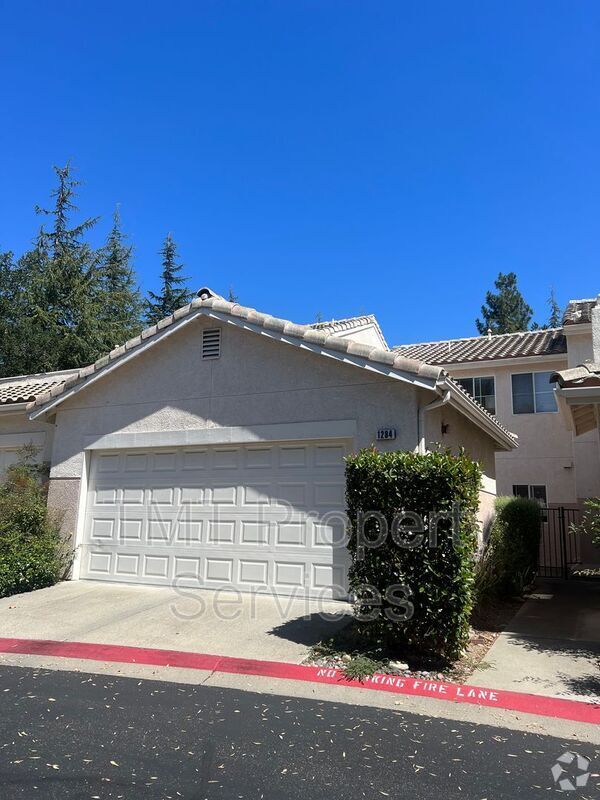 Building Photo - 1284 Chaparral Cir