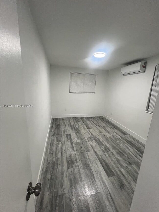 Foto del edificio - 1220 NW 180th Terrace