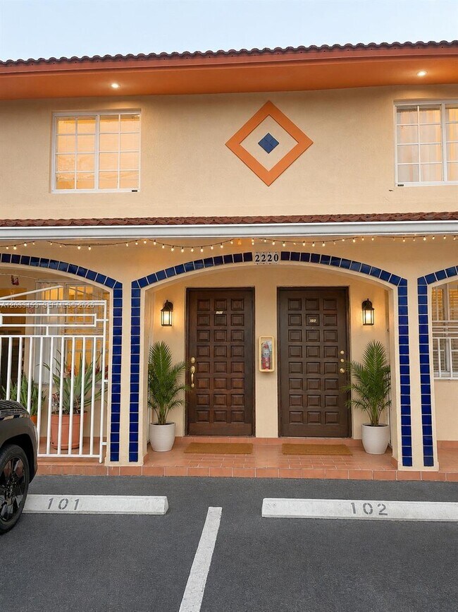 Foto del edificio - 2220 W 74th St