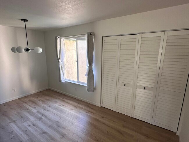 Foto del edificio - 2948 Yulupa Ave