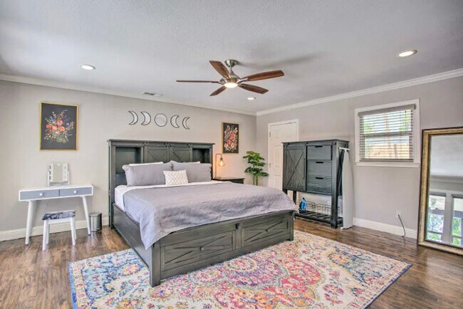 Foto del edificio - 9915 Coppedge Ln