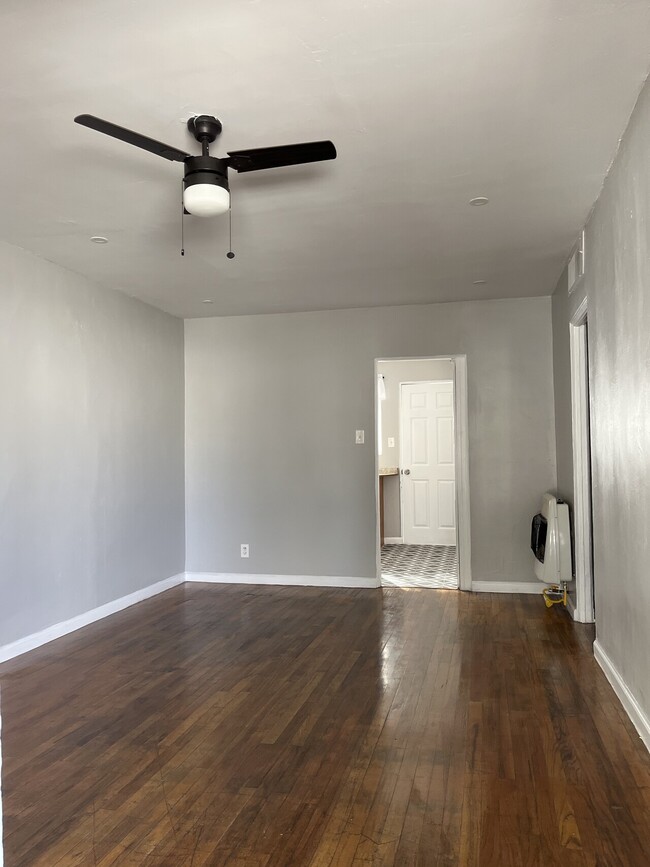 Building Photo - 8170 Valley View