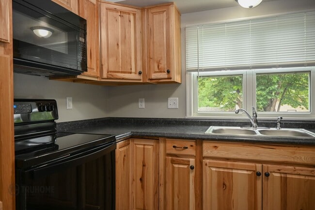 Building Photo - 1714 Duplex