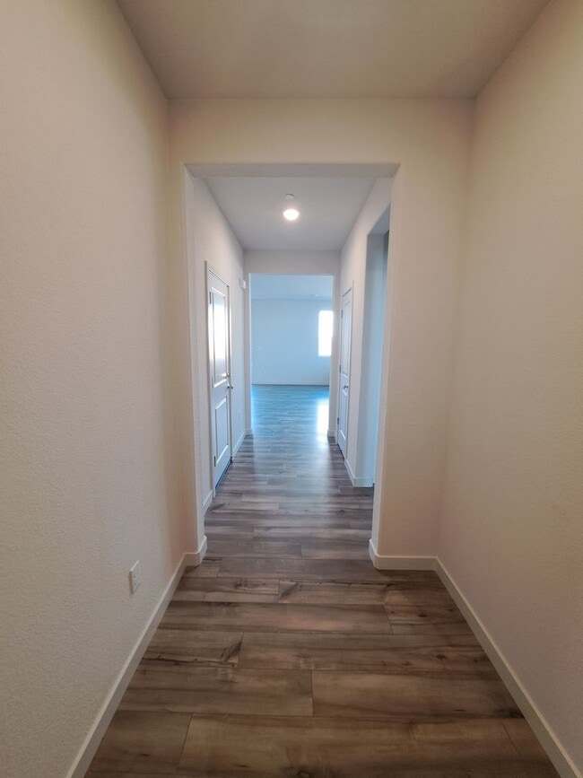 Building Photo - Beautiful, Almost New Home in Monte Verde ...