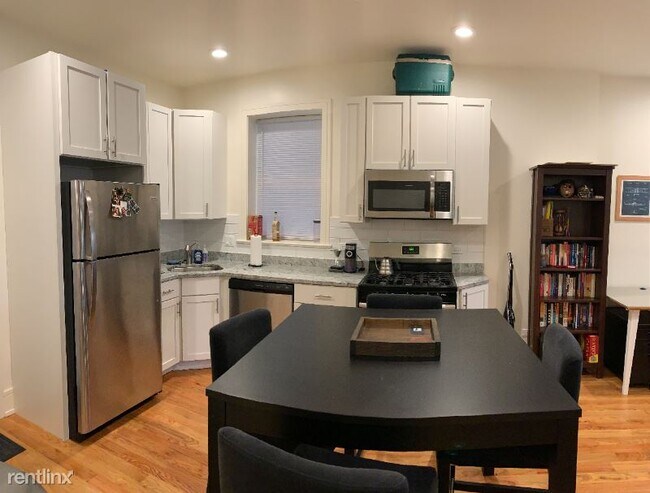 Foto del edificio - 2235 N Clybourn Ave