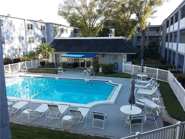 Building Photo - 1706 Belleair Forest Dr