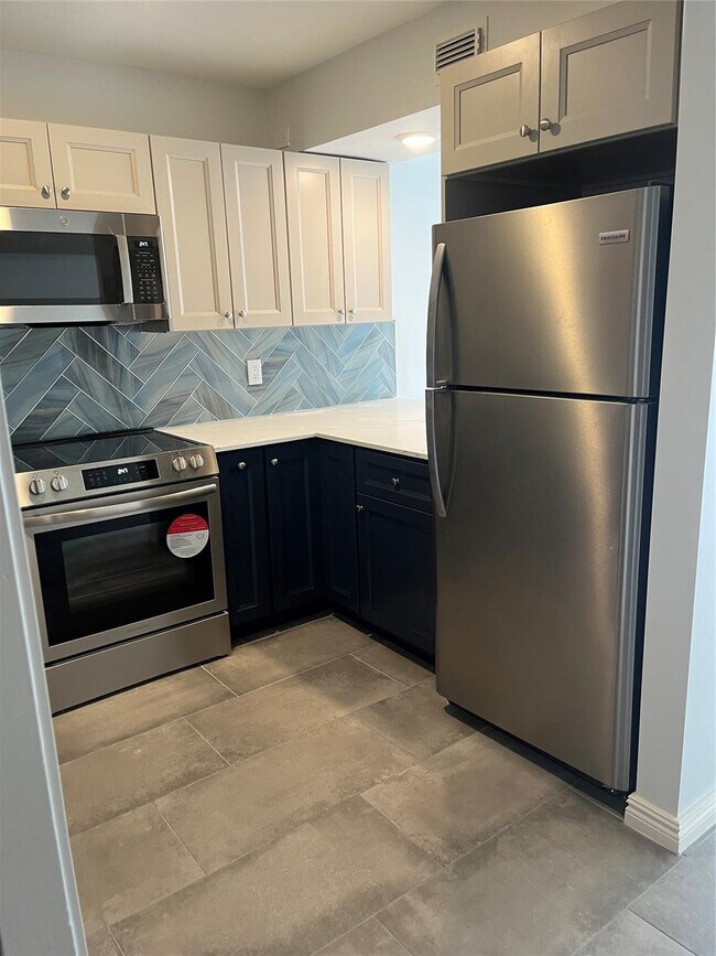 Foto del edificio - 9440 Live Oak Pl