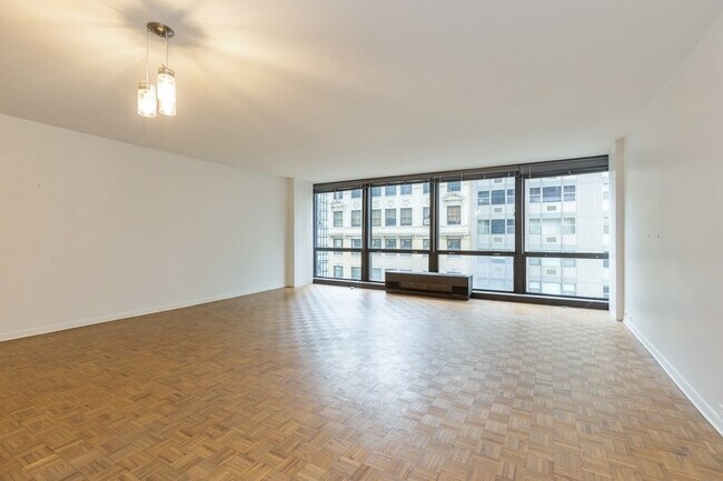 Foto del edificio - 900 N Lake Shore Dr