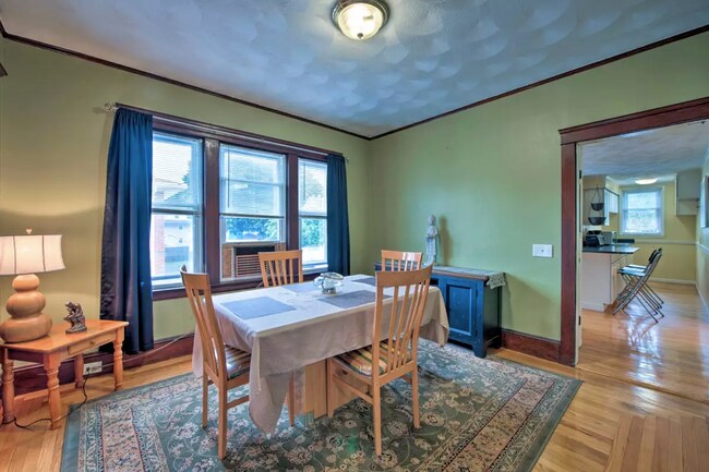 Foto del edificio - 36 Pembroke Ave