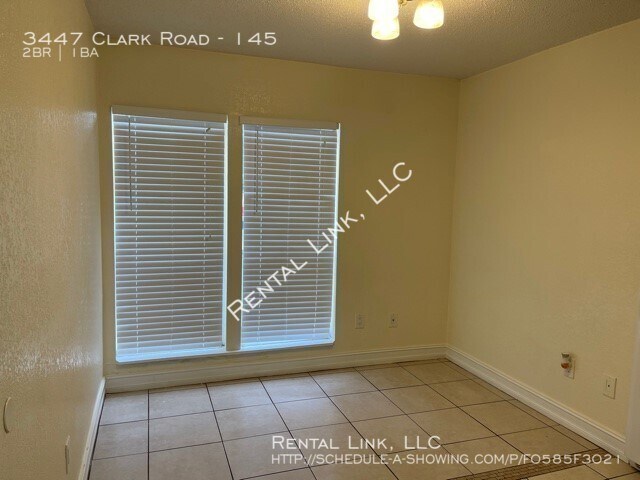 Foto del edificio - 2 bedroom condo for rent in Sienna Park