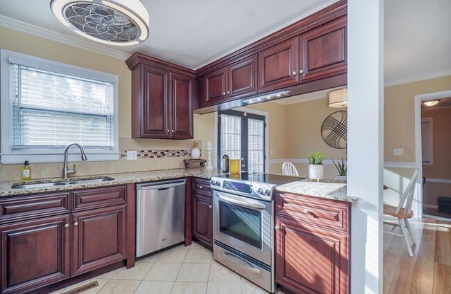Foto del edificio - 4 Bedroom 2 bath home,