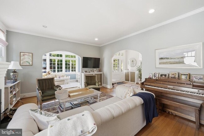 Foto del edificio - 3357 Stuyvesant Pl NW