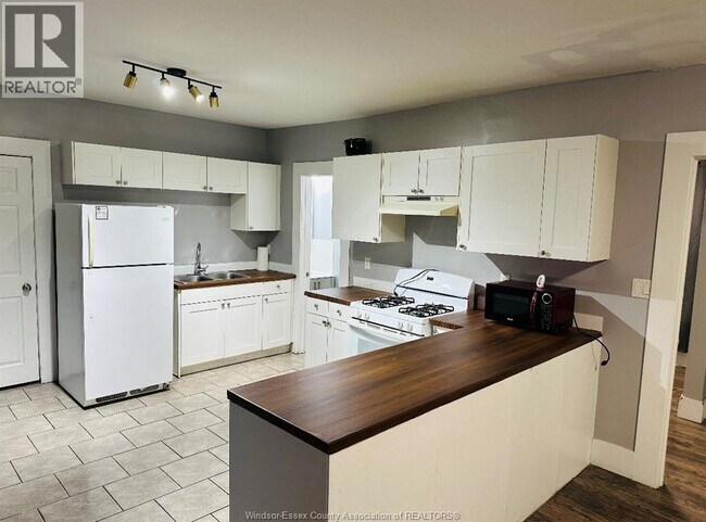 Photo du bâtiment - 475 Louis Ave