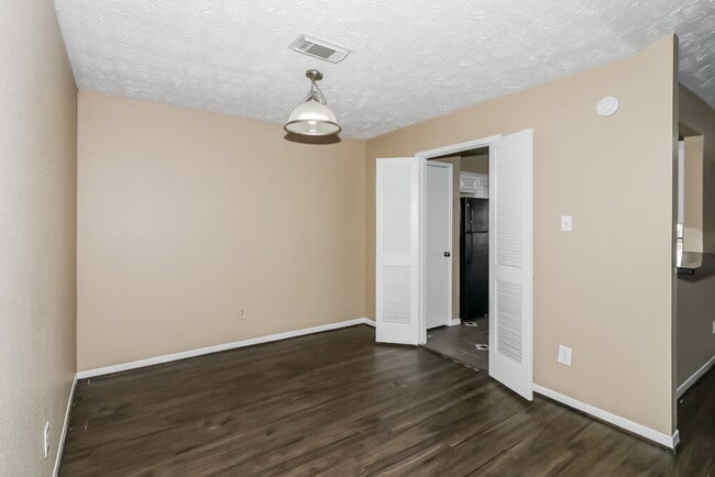 Foto del edificio - 3425 Benfield Dr