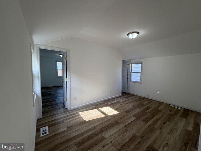 Foto del edificio - 226 Outlook Blvd