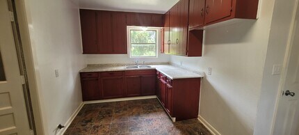 Building Photo - 5811 Westdale St