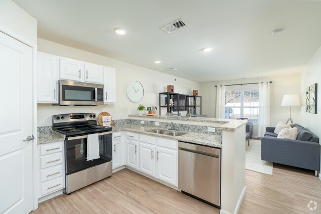 2BR, 2BA - 1,083SF - Kitchen - The Reserve Apartments
