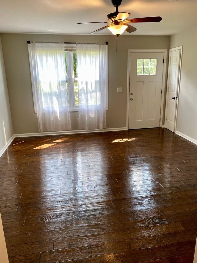 Building Photo - Charming East Nashville Home!