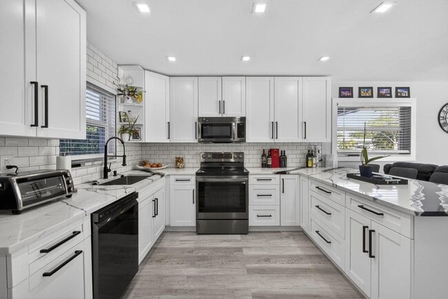 Building Photo - 2388 S Wallen Dr