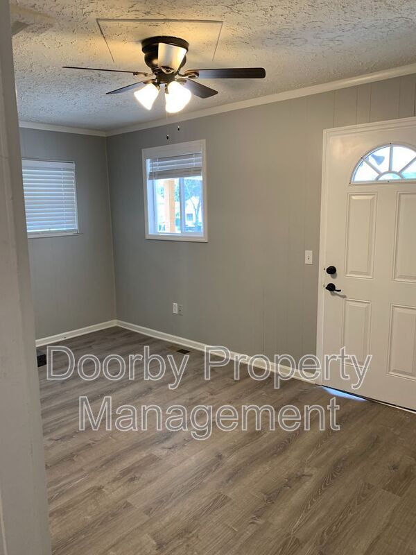 Foto del edificio - 1635 Dogwood Dr