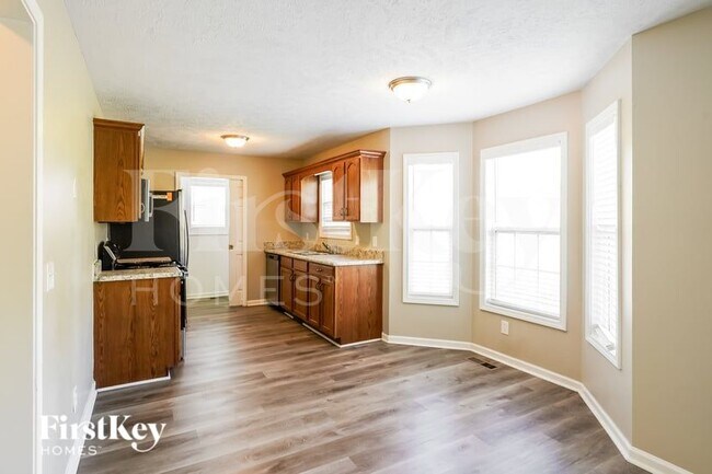 Foto del edificio - 6009 Pleasant Hill Dr