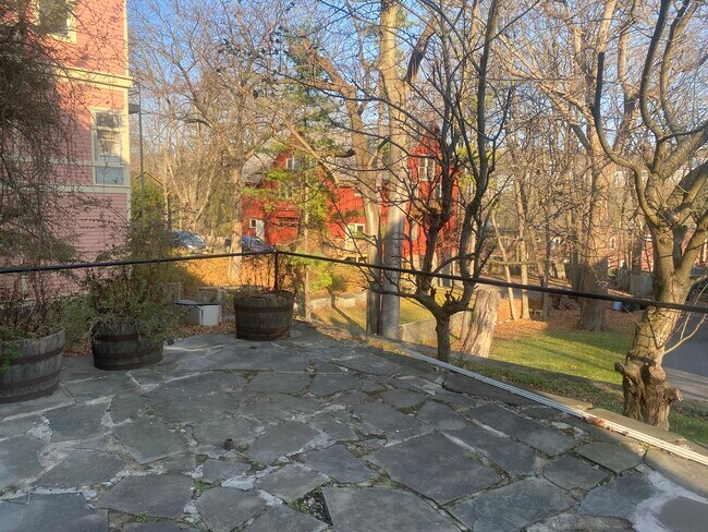 Foto del edificio - 313 Hudson St