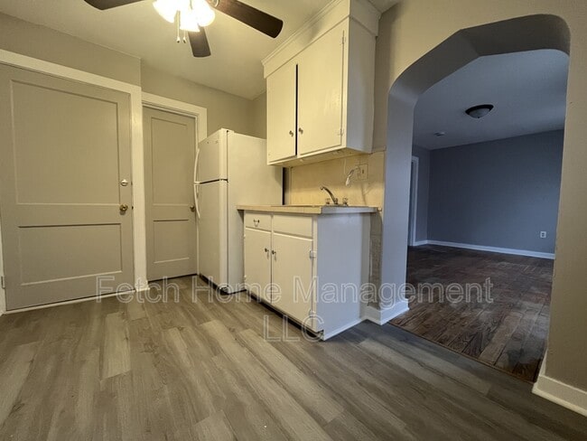 Building Photo - 414 New St