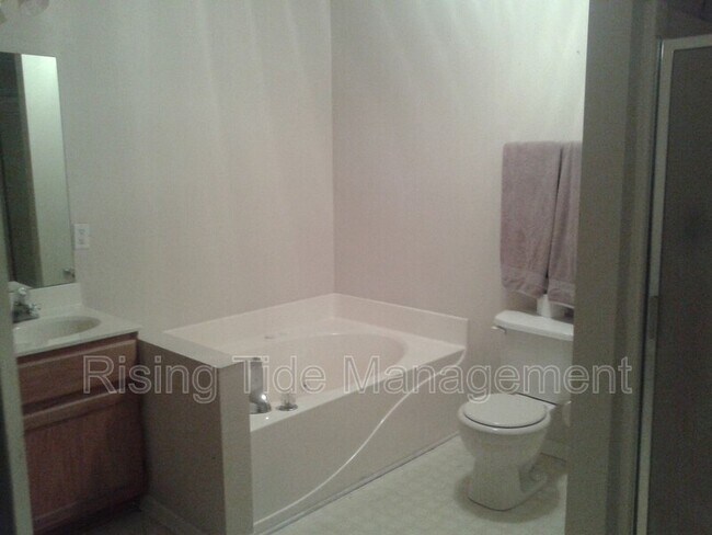 Building Photo - 106 Sommersby Cir