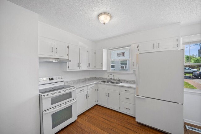 Photo - 4758 Trenton Drive Apartment