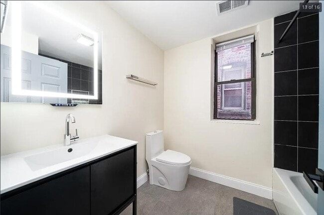 Foto del edificio - 71 Bostwick Ave