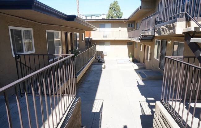 Building Photo - 4330 53rd Apartments