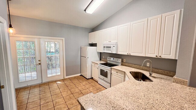 Foto del edificio - Stylish 2BR/2BA Condo in the Heart of Oviedo – Comfort, Convenience & Resort-Style Living! WASHER...