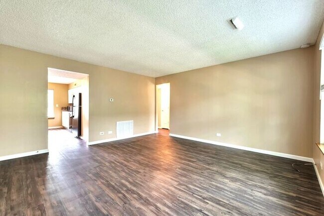 Foto del edificio - 9300 E Girard Ave