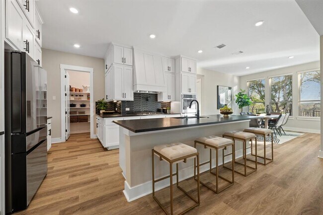 Foto del edificio - 2345 Beebalm St